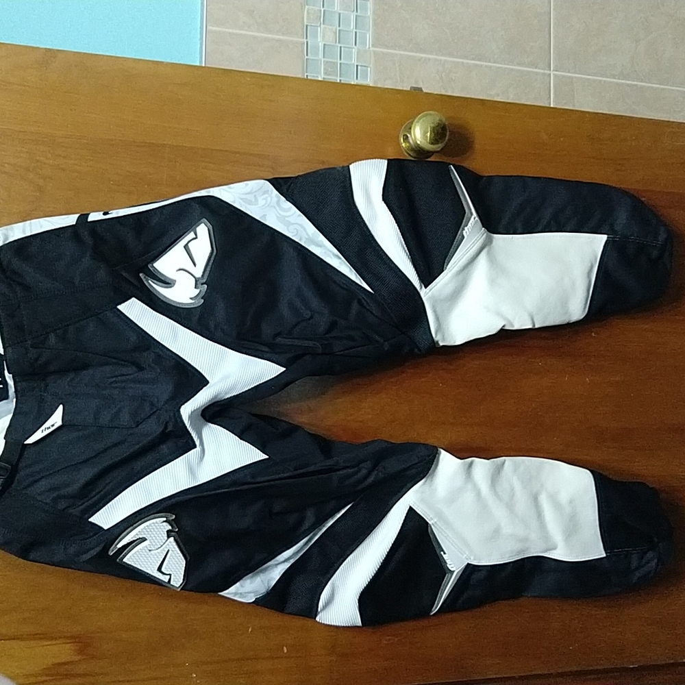 Women's Thor phase pants 7 /8 jersey medium and gloves small